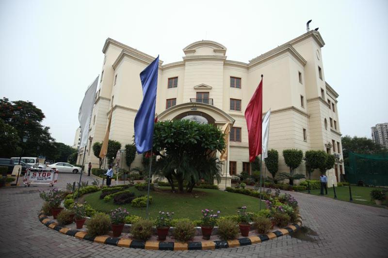 Dlf City Club 4 Hotel Gurgaon Exterior photo